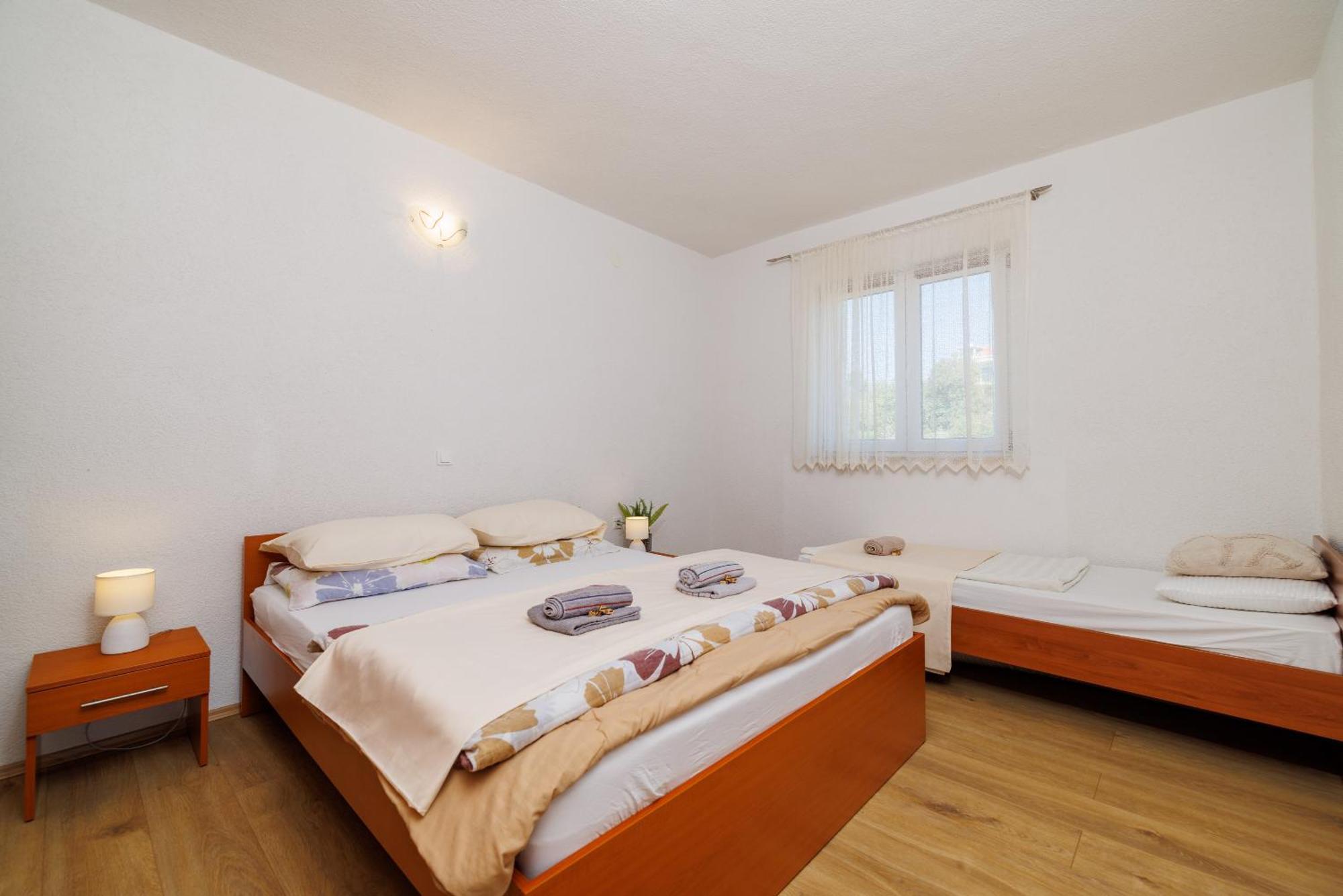 Apartmani Tijana Нови Винодолски Екстериор снимка